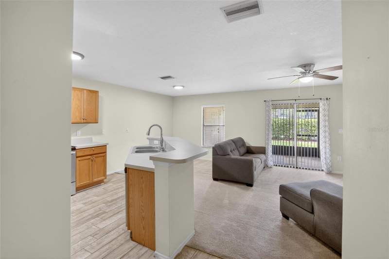 3 bedroom Townhouse at 2605 Oleander Lakes Drive, Edgewater At Lake Brandon, Brandon — photo 4