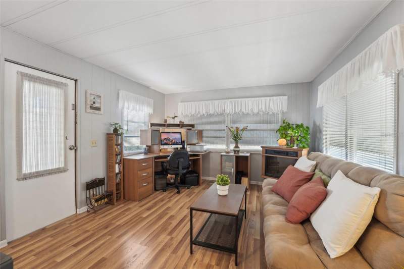1 bedroom Mobile Home at 1600 N OLD COACHMAN ROAD #709, ALCOVE MOBILE HOME COMMUNITY UNREC, CLEARWATER — photo 4