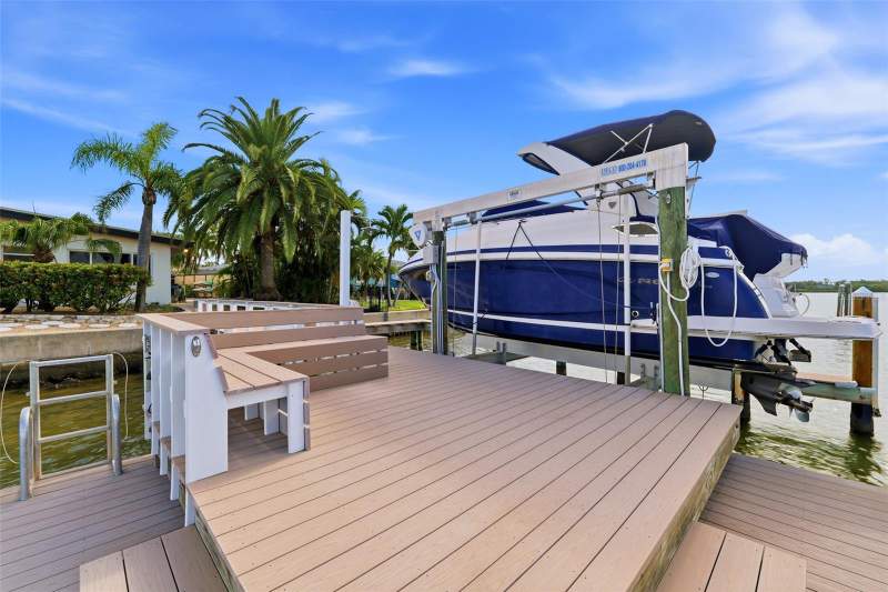 3 bedroom Single Family Residence at 661 79th Circle, South Causeway Isle 4th Add, St Petersburg — photo 4