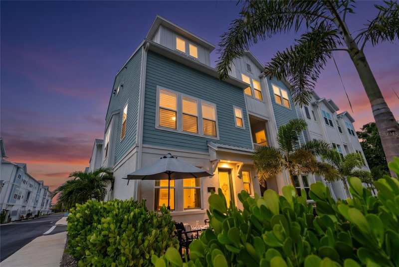 3 bedroom Condominium at 2501 Boone Court, Payne Park Village Ph II, Sarasota — photo 1