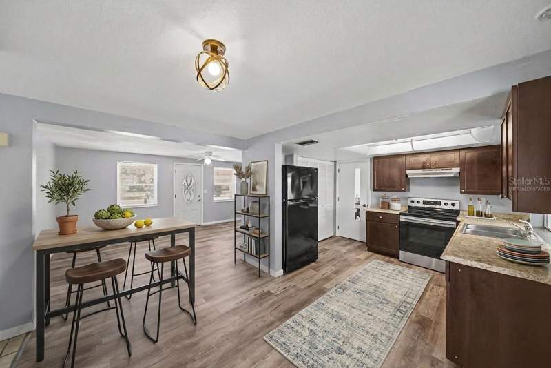 3 bedroom Single Family Residence at 3421 Rock Royal Drive, Beacon Square, Holiday — photo 3