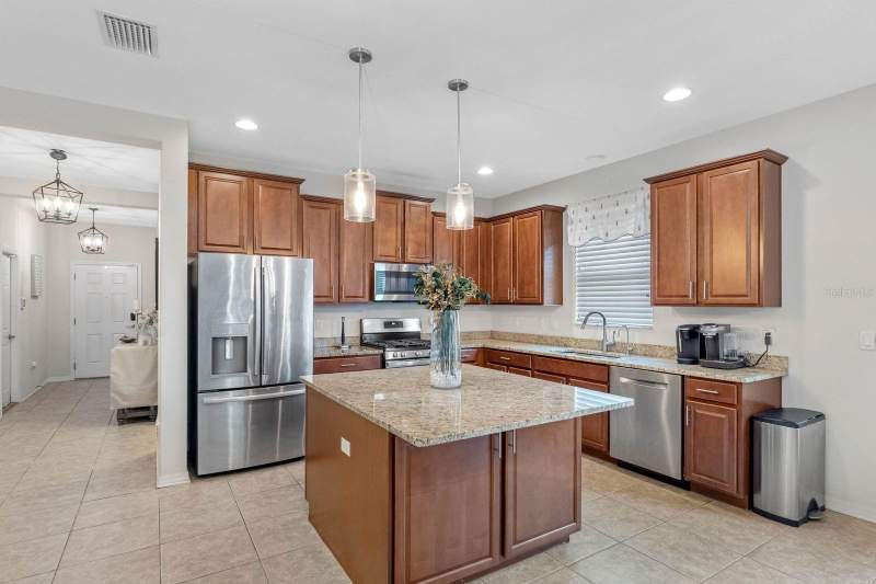 3 bedroom Single Family Residence at 15913 Oakleaf Run Drive, Starling At Fishhawk Ph Ia, Lithia — photo 5