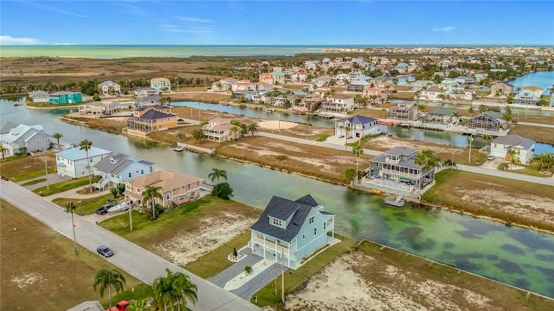 3 bedroom Single Family Residence at 3487 Sheephead Drive, Hernando Beach, Hernando Beach — photo 2