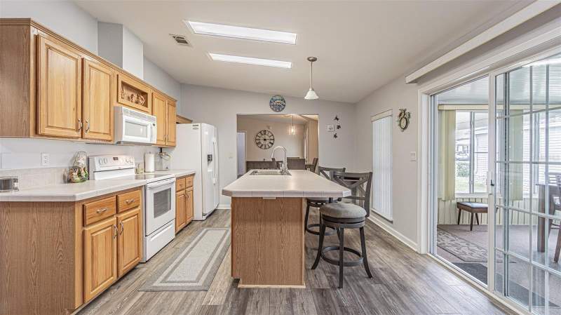 3 bedroom Manufactured Home at 37436 Lilly Bea Avenue, Grand Horizons, Zephyrhills — photo 4
