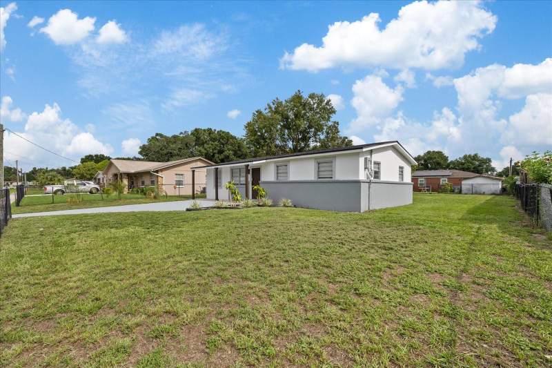 4 bedroom Single Family Residence at 8303 Bahia Avenue, Progress Village Unit 1, Tampa — photo 4