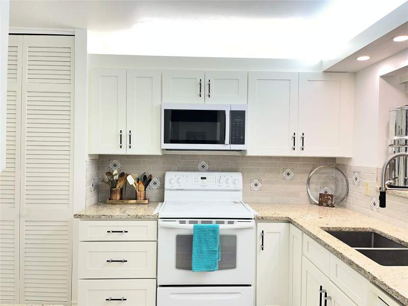 1 bedroom Condominium at 100 Bluff View Drive #211A, Harbour Club Condo 2, Belleair Bluffs — photo 5