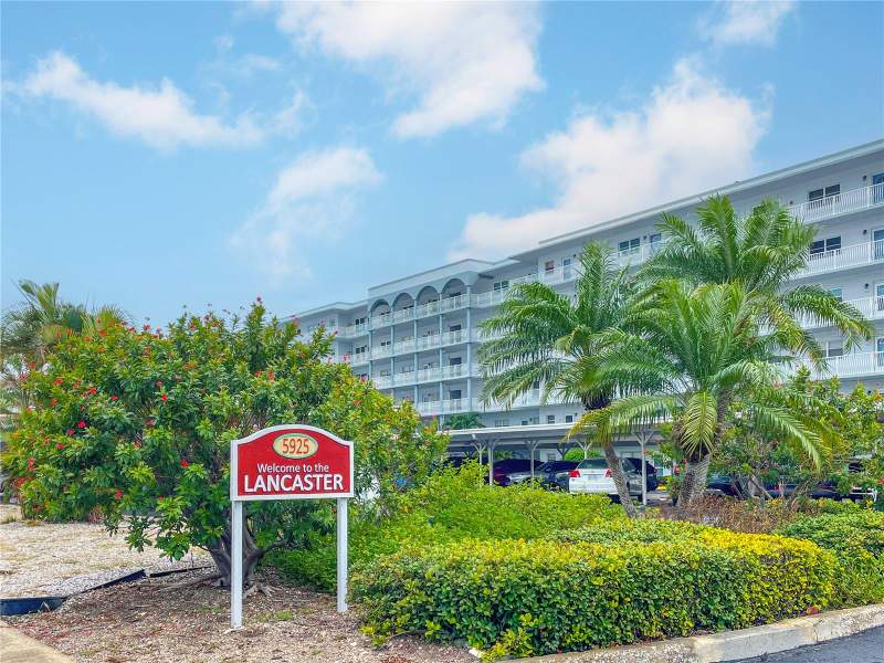1 bedroom Condominium at 5925 Shore Boulevard #405, Town Shores Of Gulfport, Gulfport — photo 2
