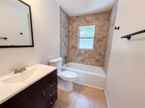 7018 Lynwood Drive, Tampa FL - photo 7 of 13