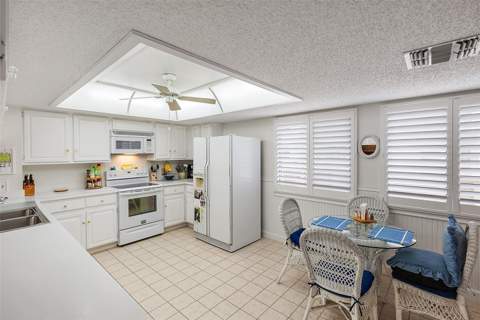 551 Sandy Hook Road, Treasure Island FL - photo 11 of 46