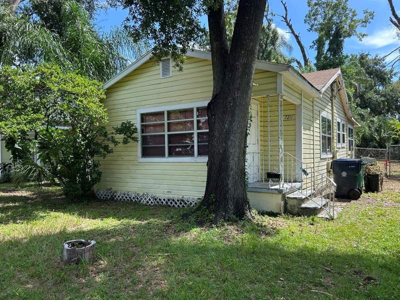 7211 N DUNCAN AVENUE home for sale in Cotters Spring Hill