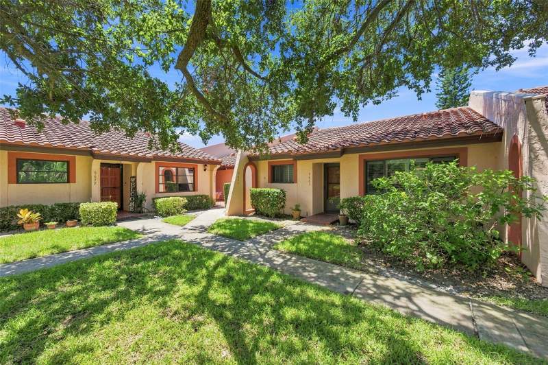 2 bedroom Condominium at 9683 86th Avenue, Timberwoods Condo, Seminole — photo 2