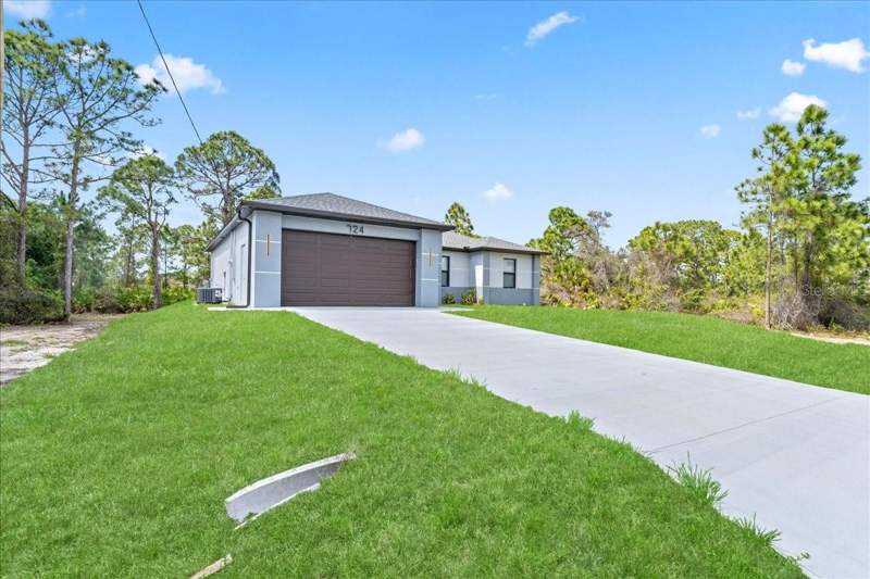 3 bedroom Single Family Residence at 724 Drury Avenue, Lehigh Acres, Lehigh Acres — photo 5