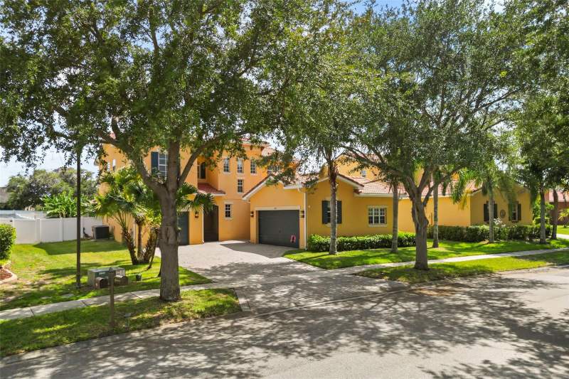 4 bedroom Single Family Residence at 3827 Golden Knot Drive, Bellalago Ph 7L, Kissimmee — photo 4
