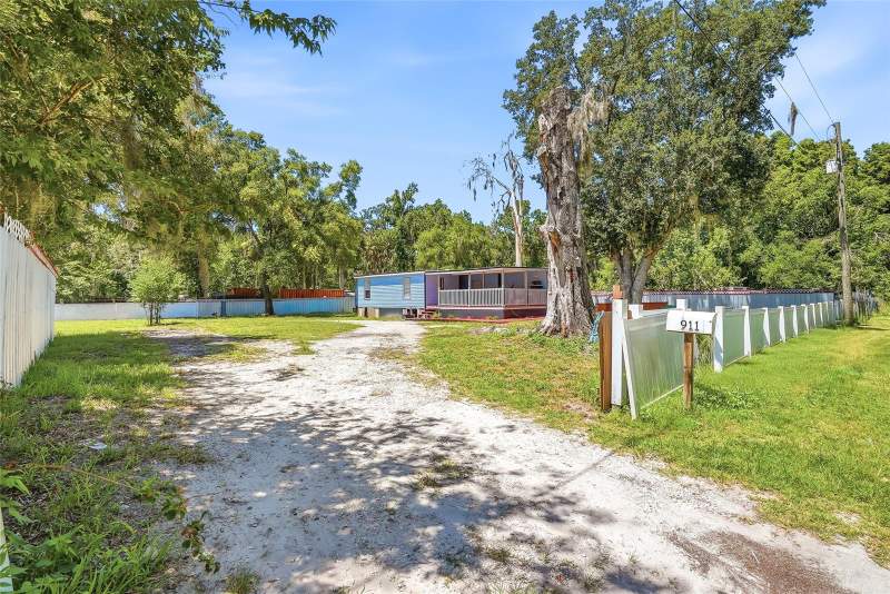 4 bedroom Mobile Home at 911 Marjorie Avenue, Alafia Estates Unit A, Brandon — photo 4