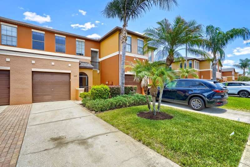 2 bedroom Townhouse at 1048 Tullamore Drive, Meadow Pointe Prcl 16 Unit 3B, Wesley Chapel — photo 1