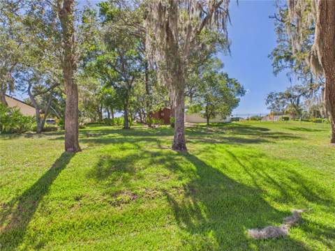 7511 Heather Walk Drive, Weeki Wachee FL - photo 7 of 34
