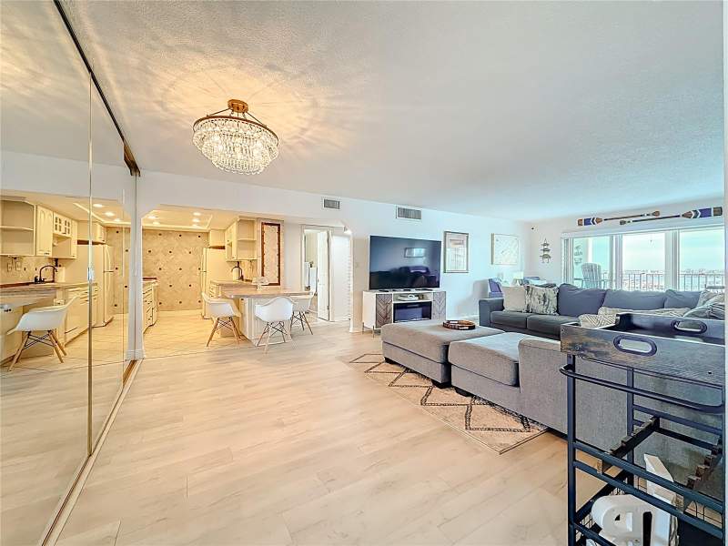1 bedroom Condominium at 400 64th Avenue #1204, Three Palms Pointe Condo, St Pete Beach — photo 4