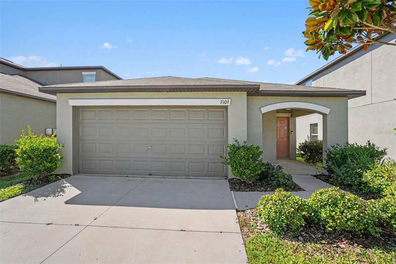 3 bedroom Single Family Residence at 7109 King Creek Drive, Cypress Mill Ph 2, Sun City Center — photo 1