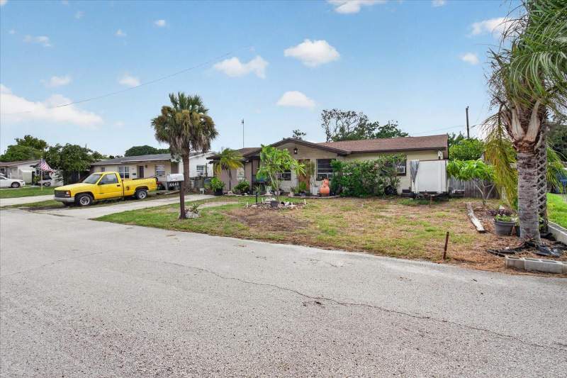 3 bedroom Single Family Residence at 4448 Terry Loop, Barby Heights First Add, New Port Richey — photo 5