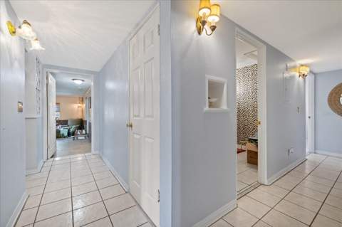12510 Noreast Lake Drive, Tampa FL - photo 22 of 43