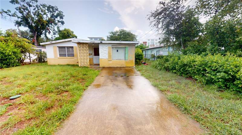 1721 W NORTH B STREET home for sale in Corronella