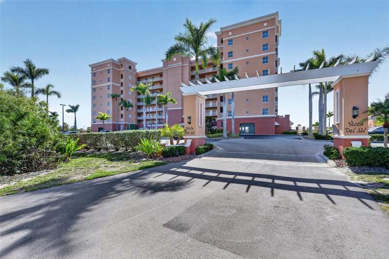 2 bedroom Condominium at 3191 Matecumbe Key Road #304, Vista Del Sol/Burnt Store Mari, Punta Gorda — photo 1