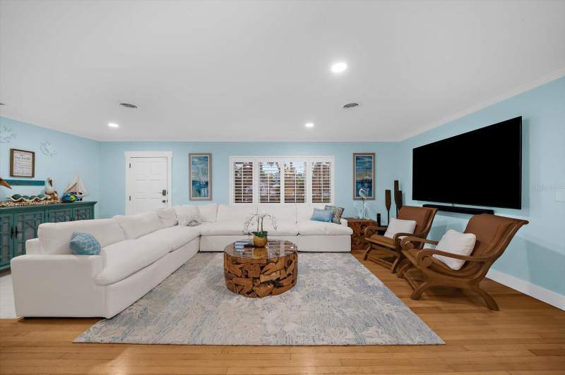 3 bedroom Single Family Residence at 751 Mandalay Avenue, Mandalay Sub, Clearwater Beach — photo 3