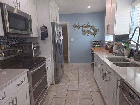 20 S Saturn Avenue, Clearwater FL - photo 8 of 38