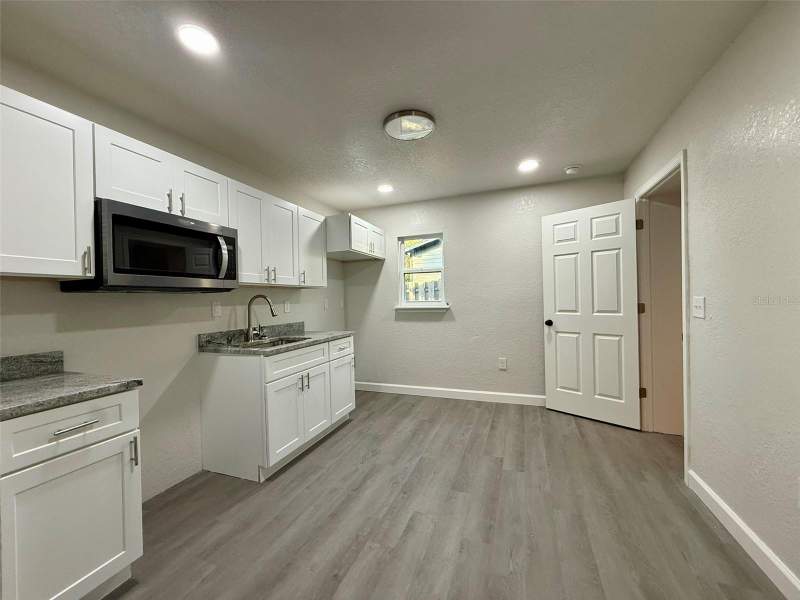 4 bedroom Single Family Residence at 1030 SE 18th Terrace, Lincoln Estates 2nd Add, Gainesville — photo 5