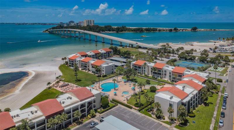 2 bedroom Condominium at 851 Bayway Boulevard #101, Clearwater Point 7 Tennis, Clearwater Beach — photo 4
