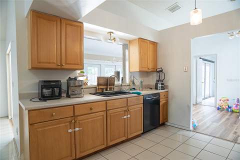 304 Shadow Oak Drive, Casselberry FL - photo 11 of 37