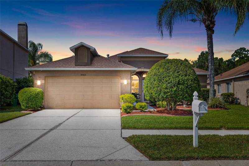 25432 GEDDY DRIVE home for sale in Grand Oaks