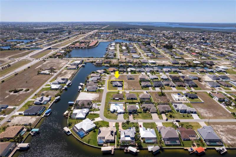 3 bedroom Single Family Residence at 3300 NW 1st Terrace, Cape Coral, Cape Coral — photo 4