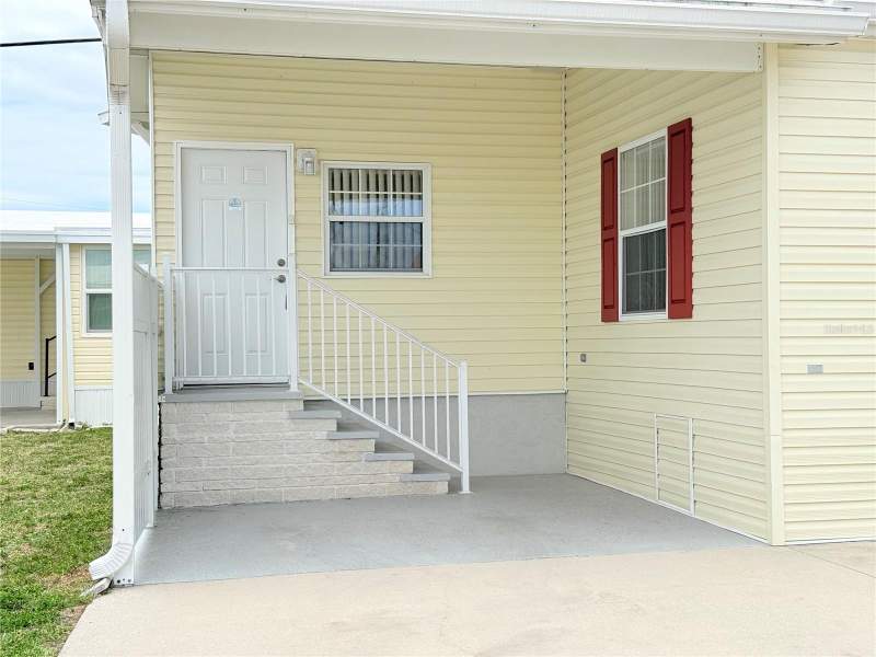 2 bedroom Manufactured Home at 2050 Champion Street, Mobile Estates, Sarasota — photo 2