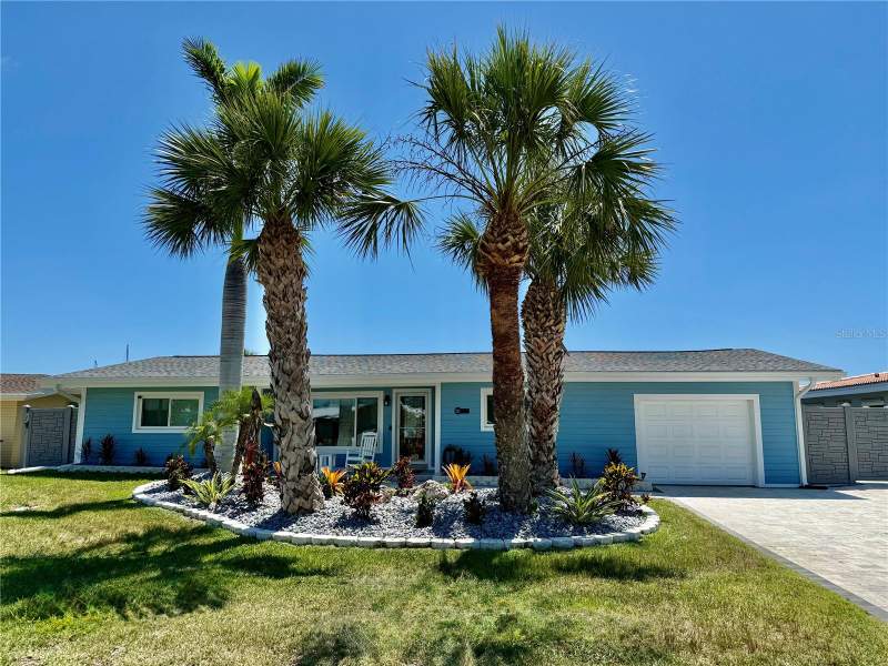 3 bedroom Single Family Residence at 12300 4th Street, Capri Isle Sub, Treasure Island — photo 2