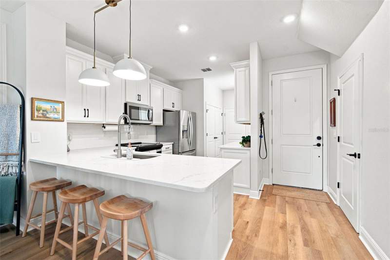 3 bedroom Townhouse at 5292 Neil Drive, Heritage Oaks Twnhms, St Petersburg — photo 3