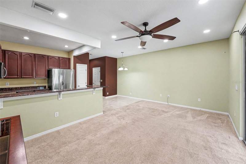3 bedroom Townhouse at 6938 46th Way, Sawgrass Village, Pinellas Park — photo 5