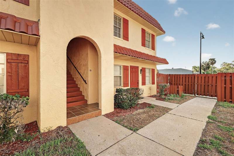 Leesburg Spanish Oaks Condo