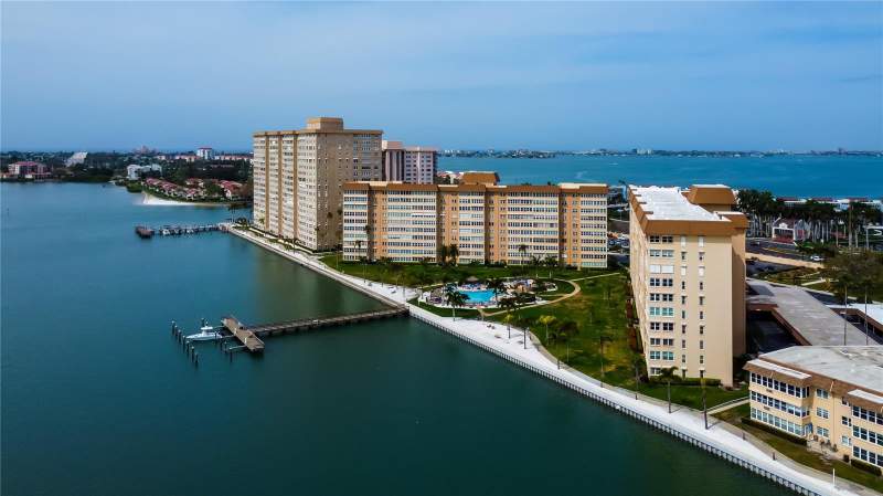 2 bedroom Condominium at 5200 Brittany Drive #204, Bayway Isles Point Brittany Four, St Petersburg — photo 2