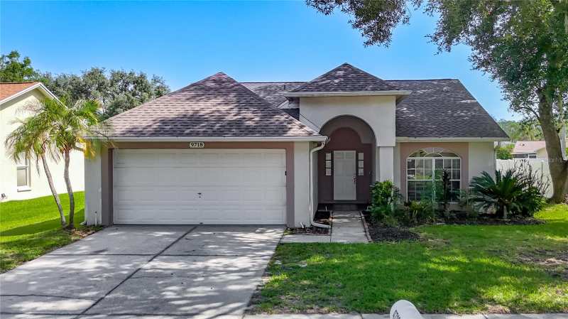 4 bedroom Single Family Residence at 9718 Pleasant Run Way, Pebble Creek, Tampa — photo 1