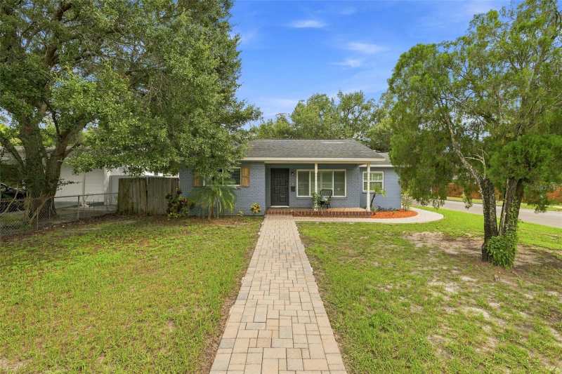 3 bedroom Single Family Residence at 2001 E Hanna Avenue, Reames F L Sub, Tampa — photo 1