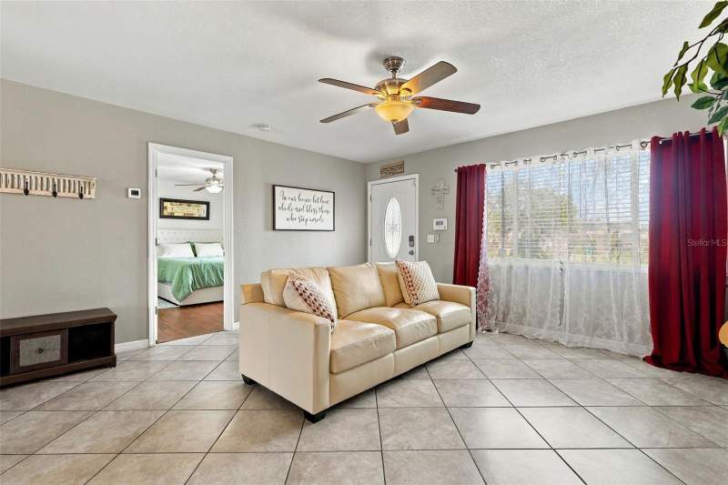 3 bedroom Single Family Residence at 1379 Dandelion Drive, Deltona Lakes Unit 07, Deltona — photo 5