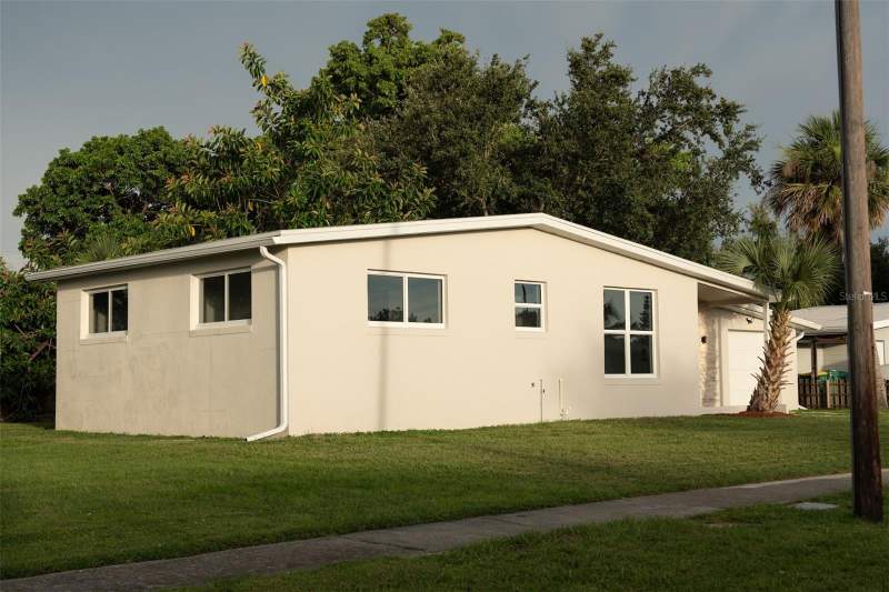3 bedroom Single Family Residence at 2464 Warne Street, Port Charlotte Sec 045, Port Charlotte — photo 3