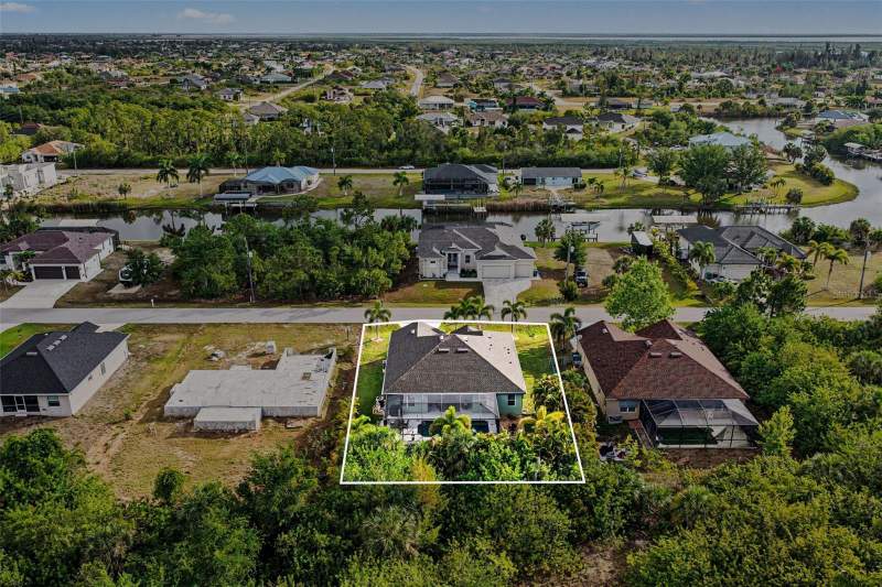 3 bedroom Single Family Residence at 15351 Ancel Circle, Port Charlotte Sec 081, Port Charlotte — photo 3