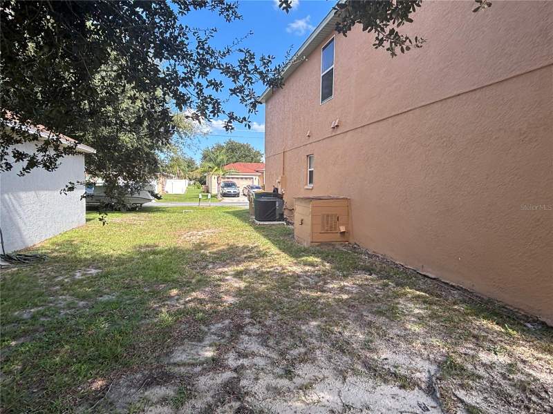 5 bedroom Single Family Residence at 664 Brockton Drive, Poinciana Village 2 Nbhd 3, Kissimmee — photo 4