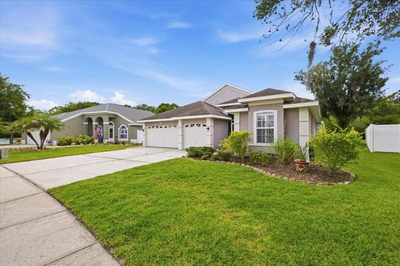 3 bedroom Single Family Residence at 392 Tavernier Circle, Fountains At Cypress Lakes Ii-B, Oldsmar — photo 2