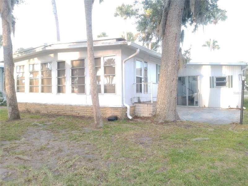2 bedroom Mobile Home at 112 Palm Drive #B, Eustis Country Club Manor Mhp Unit 02A, Eustis — photo 3