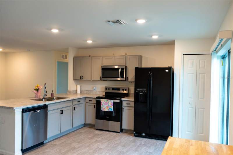 3 bedroom Single Family Residence at 22226 State Avenue, Port Charlotte Sec 051, Port Charlotte — photo 4