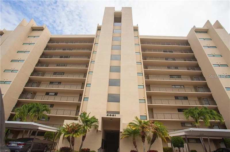1 bedroom Condominium at 2621 Cove Cay Drive #508, Cove Cay 26-21 Village II, Clearwater — photo 1
