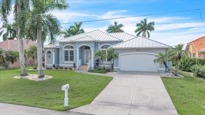 3 bedroom Single Family Residence at 3517 Dipper Court, Punta Gorda Isles Sec 14, Punta Gorda — photo 2